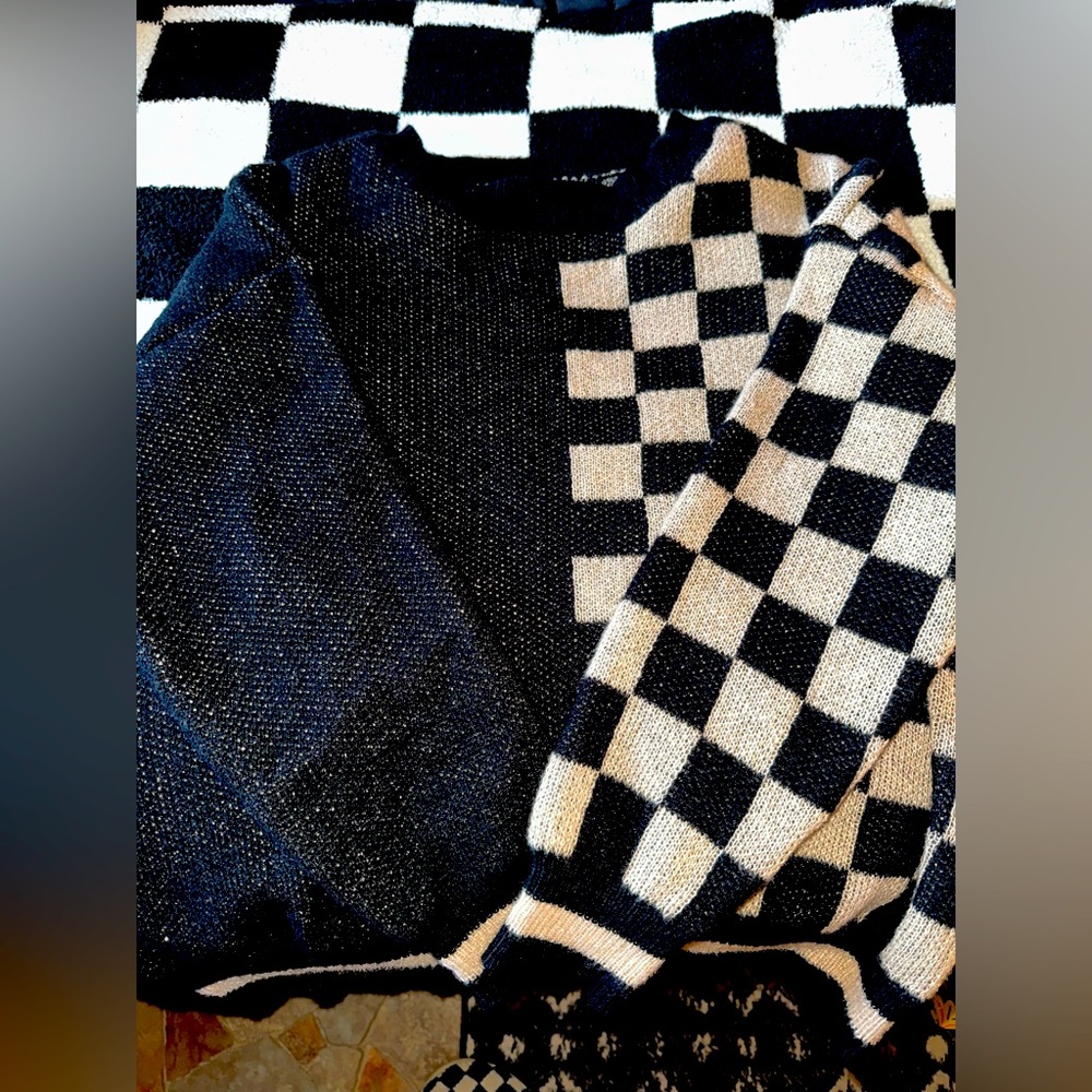Checkered light weight Sweater